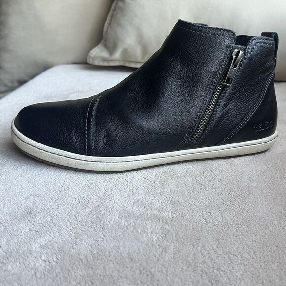 Taos Bootsie Black Leather Ankle Boot Women 8 High-Top Sneaker Zipper Athleisure - Picture 2 of 15